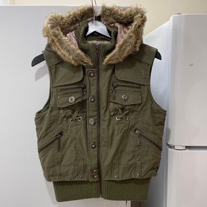 **NWOT ** Military Vest For Kids